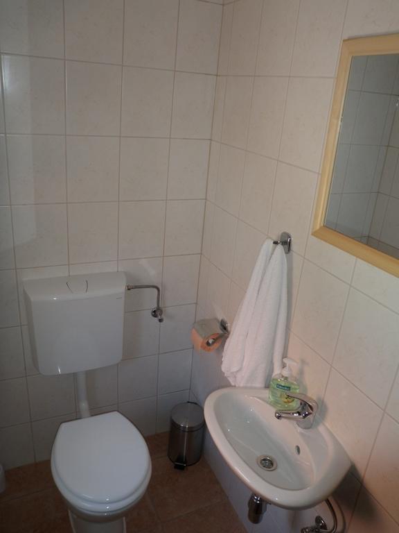 Holiday Home Rizvan City Brusane Exterior photo